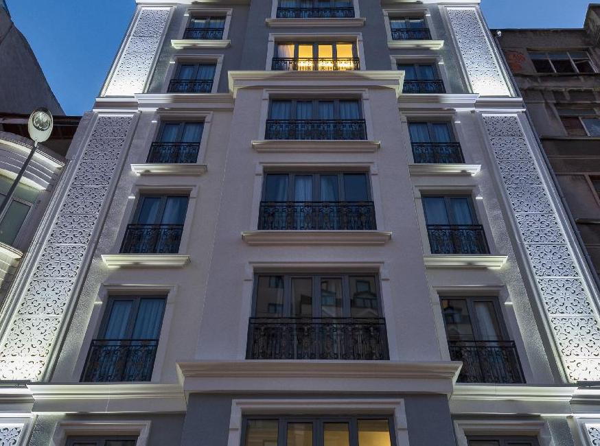 تور هتل و اسپا اینتل استانبول تورنگار