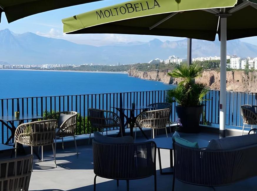 هتل رویال حیات تورنگار