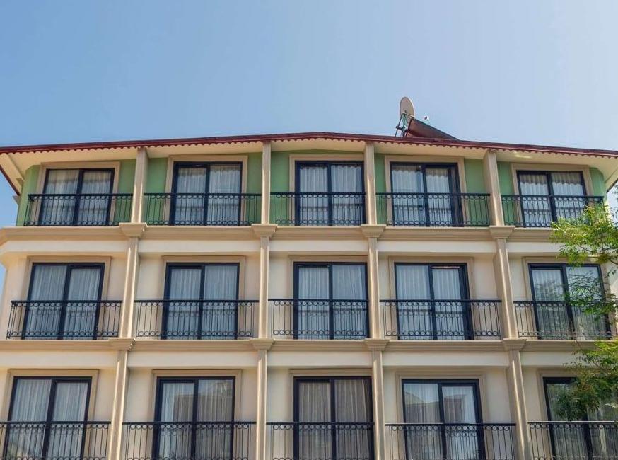 هتل موری کلاب تورنگار