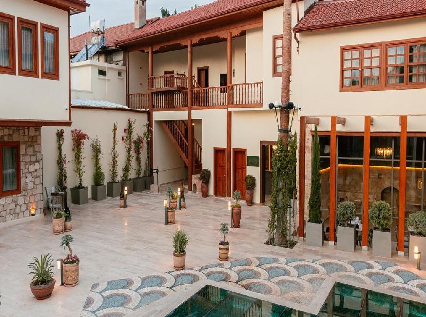 هتل دومو سوئیت تورنگار