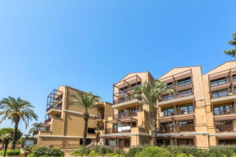 هتل آکواورلد بلک