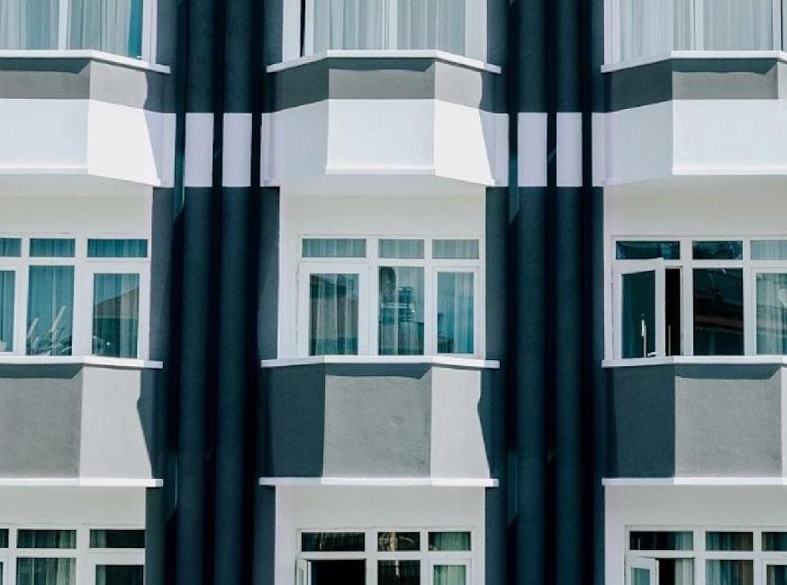 هتل اسکای لوکس کونیالتی تورنگار