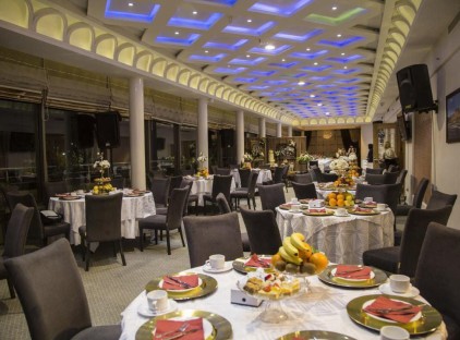 تور اصفهان هتل سفیر تورنگار