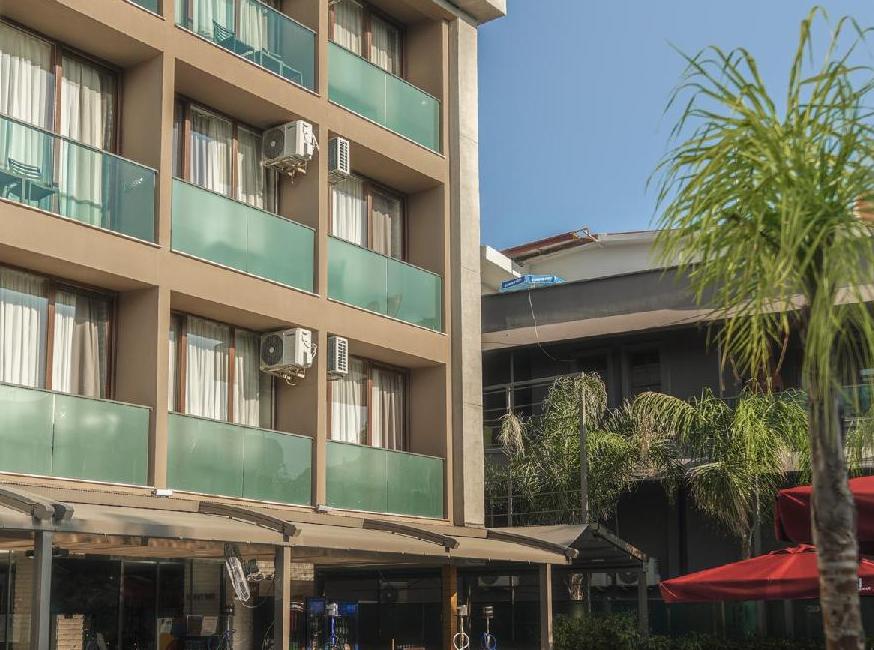 هتل لارن فامیلی و اسپا تورنگار