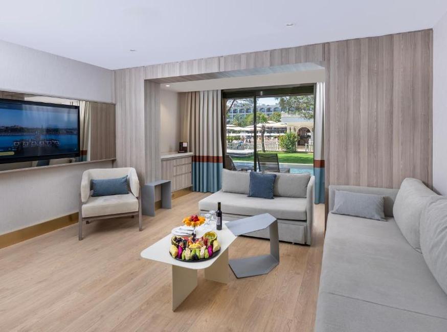 هتل ونیزیا پالاس دولوکس ریزورت تورنگار