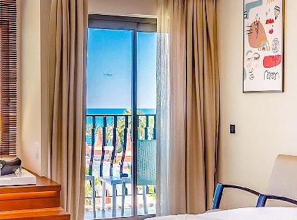 هتل بلک بیچ ریزورت تورنگار