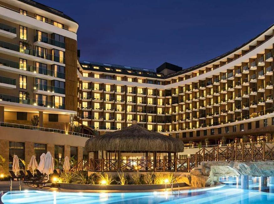 هتل آسکا لارا ریزورت و اسپا تورنگار