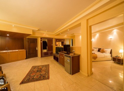 تور اصفهان هتل پیروزی تورنگار