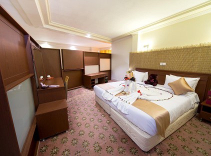 تور اصفهان هتل پیروزی تورنگار