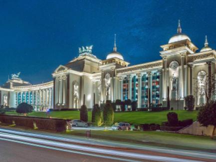 هتل سرزمین افسانه‌ها کینگدام