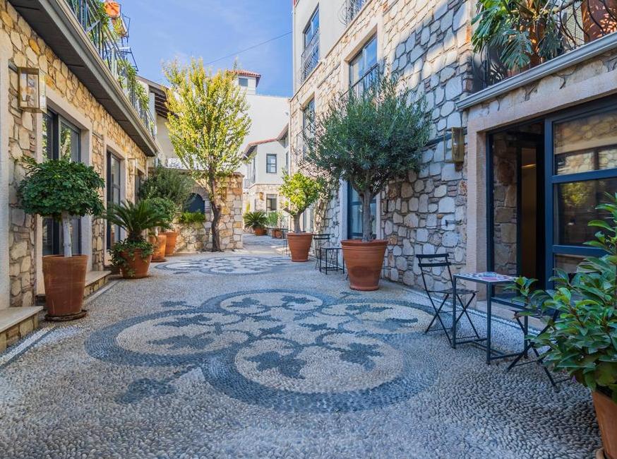 هتل فیوره گاردن سوئیتس تورنگار