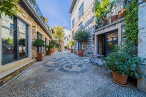 هتل فیوره گاردن سوئیتس