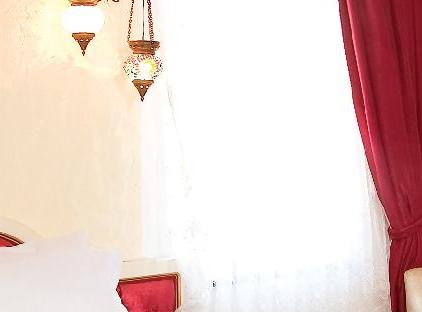 هتل ۳ گیتس تورنگار