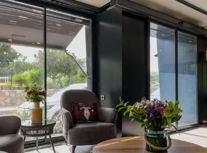 هتل لیف ریور سوئیتس تورنگار