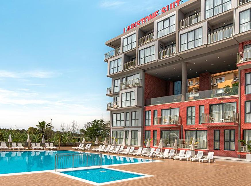 هتل لاریستون سوئیت اسپا تورنگار