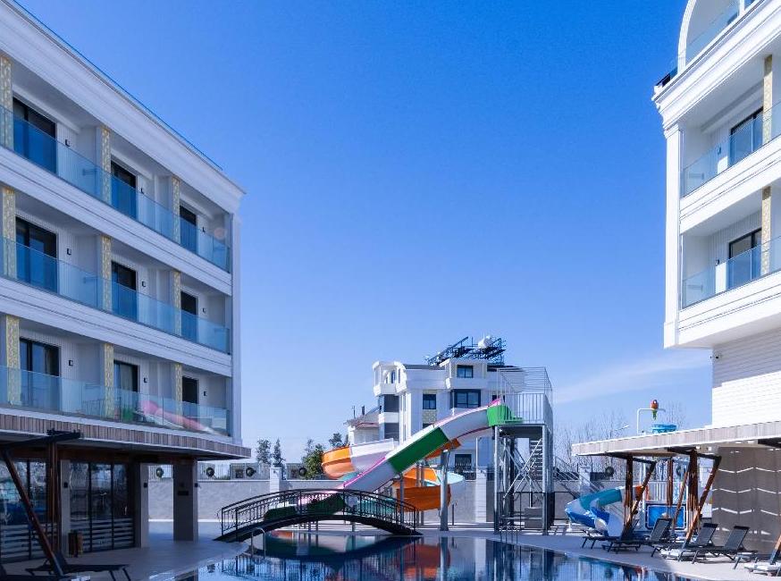 هتل بلنلی ریزورت تورنگار