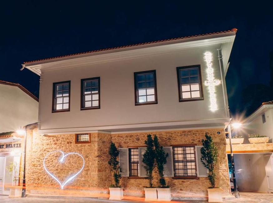 هتل ديلایت دولوکس بوتیک تورنگار