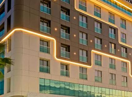 هتل بی بیزنس و اسپا تورنگار