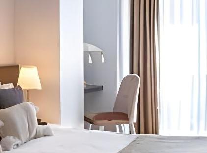 هتل نیس لارا تورنگار