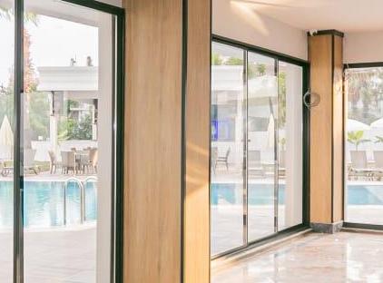 هتل لارا ورلد تورنگار