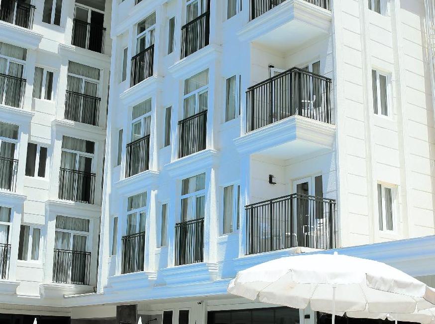 هتل لارا ورلد تورنگار