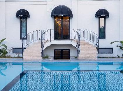 هتل آن یور دریمز بلک تورنگار