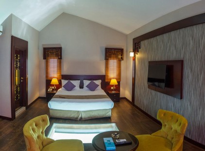 تور کیش هتل ترنج تورنگار