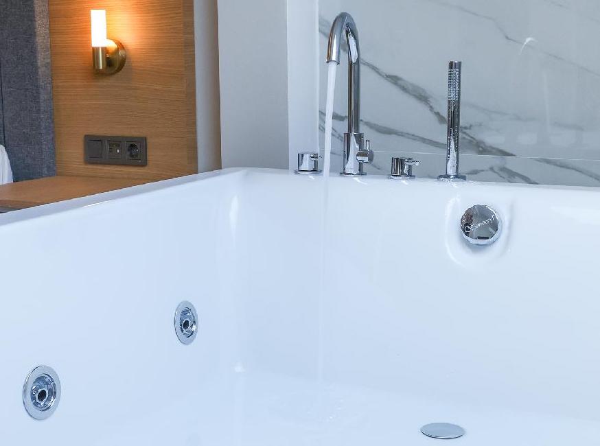 هتل لیویا لوکس آپارت تورنگار