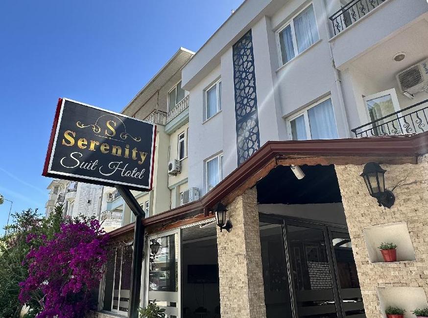 هتل سرانتی سوئیتس تورنگار