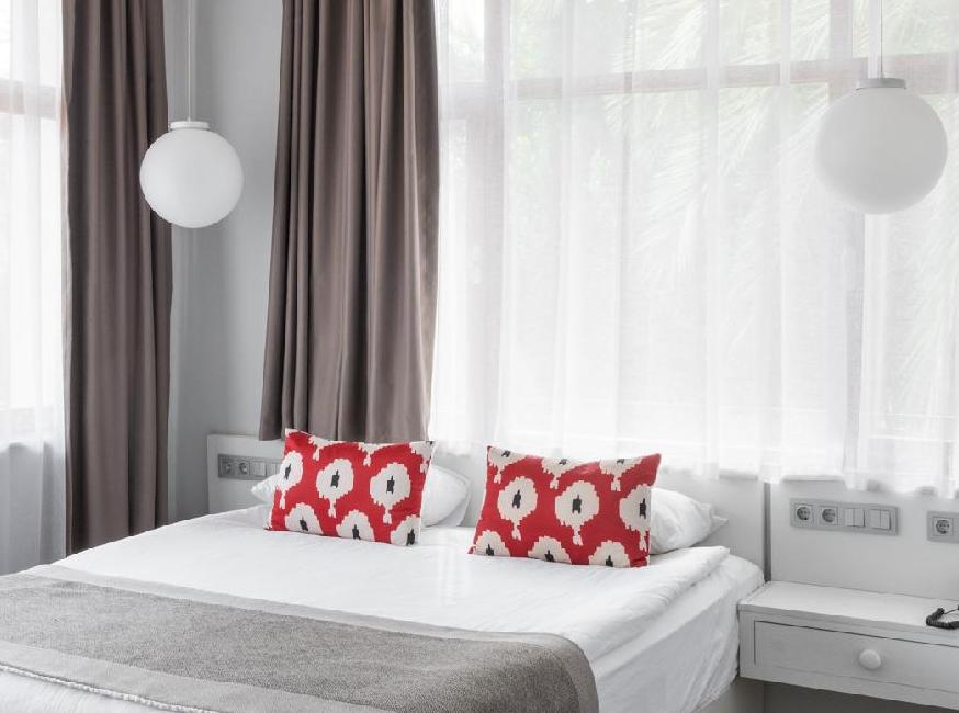 هتل دلوکس دلايت و اسپا تورنگار