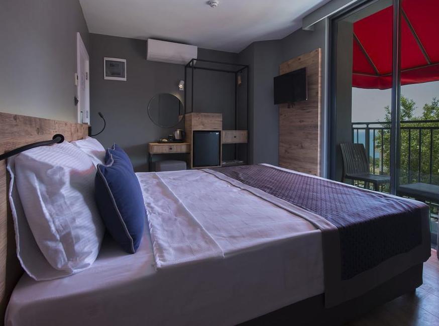 هتل پِیور بلانش تورنگار