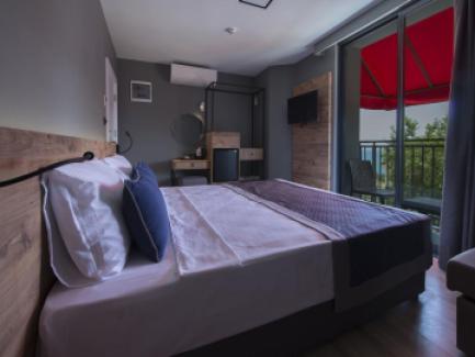 هتل پِیور بلانش