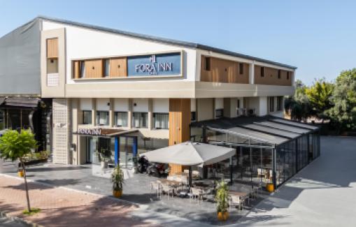 هتل فورا این لارا