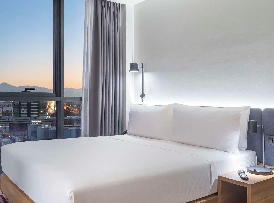 هتل همپتون بای هیلتون آنتالیا ایرپورت تورنگار