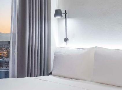 هتل همپتون بای هیلتون آنتالیا ایرپورت تورنگار