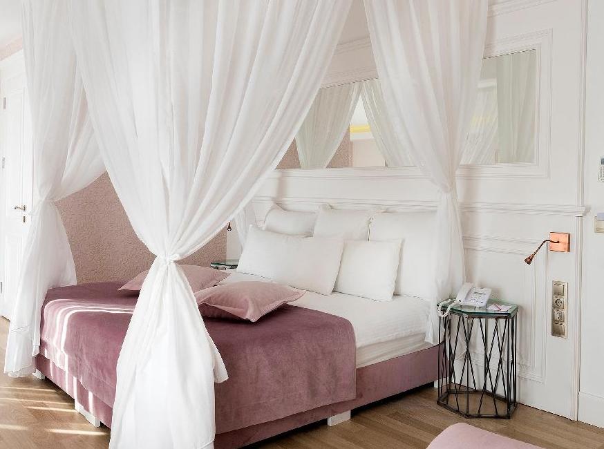 هتل نان لارا تورنگار