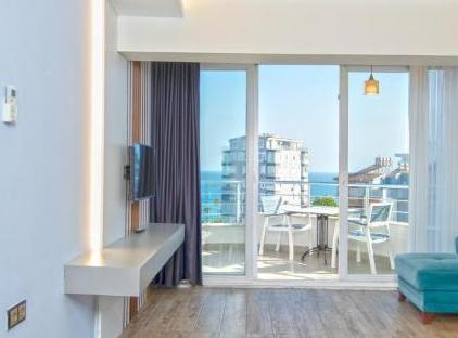 هتل Citrus Luna Suite تورنگار