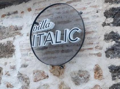 ویلا ایتالیک تورنگار