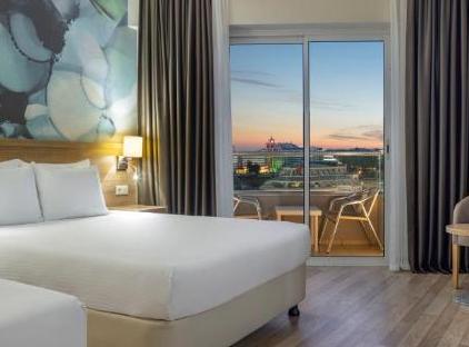 هتل وایندام گاردن لارا تورنگار