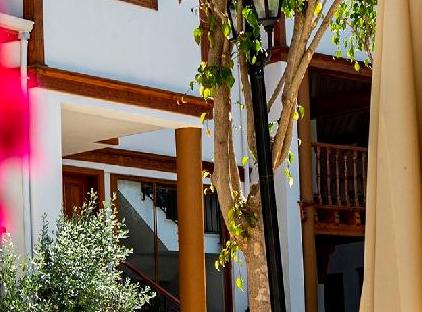 هتل وو تاون سوئیتس تورنگار