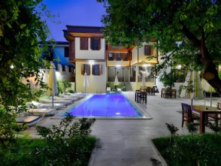 هتل دروازه هادریان