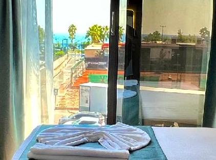 هتل کوست‌لاین بوتیک تورنگار