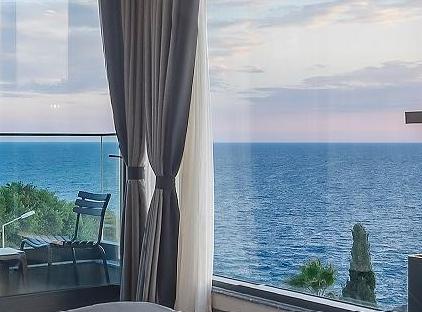 هتل لاکی مانکی تورنگار