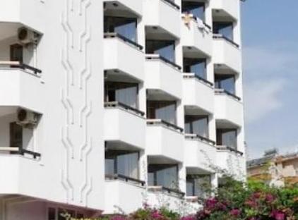 هتل لارا آیفل تورنگار