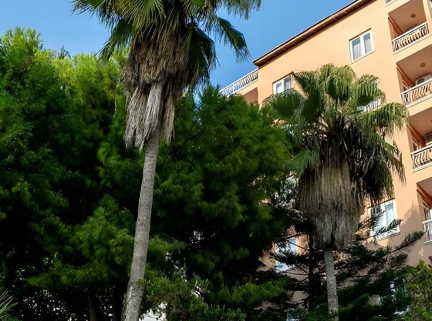 هتل لارا دینچ تورنگار