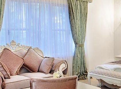 هتل ایلگانس ایست تورنگار