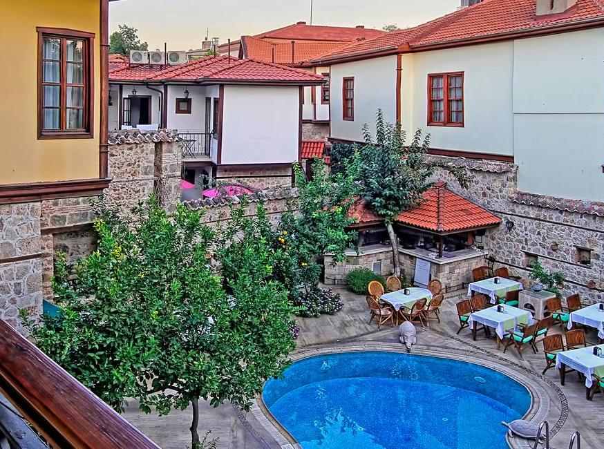 هتل لا پالوما تورنگار