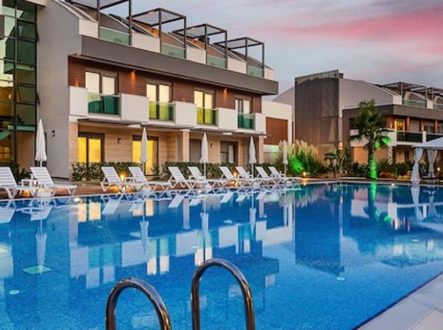 سوئیت‌های ساحلی ورندا تورنگار