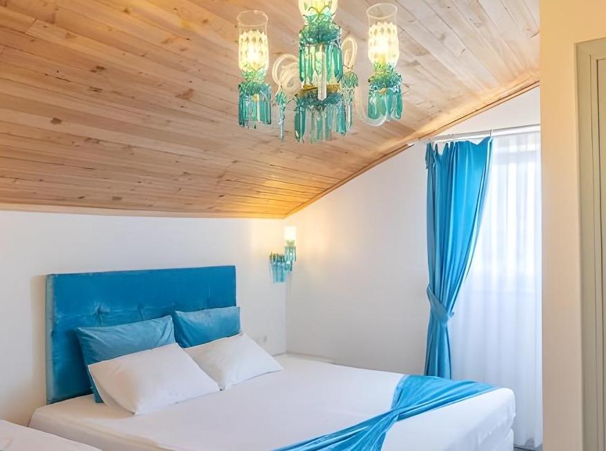 هتل دام لارا تورنگار