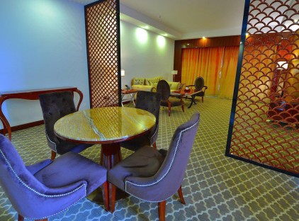 تور کیش هتل داریوش تورنگار